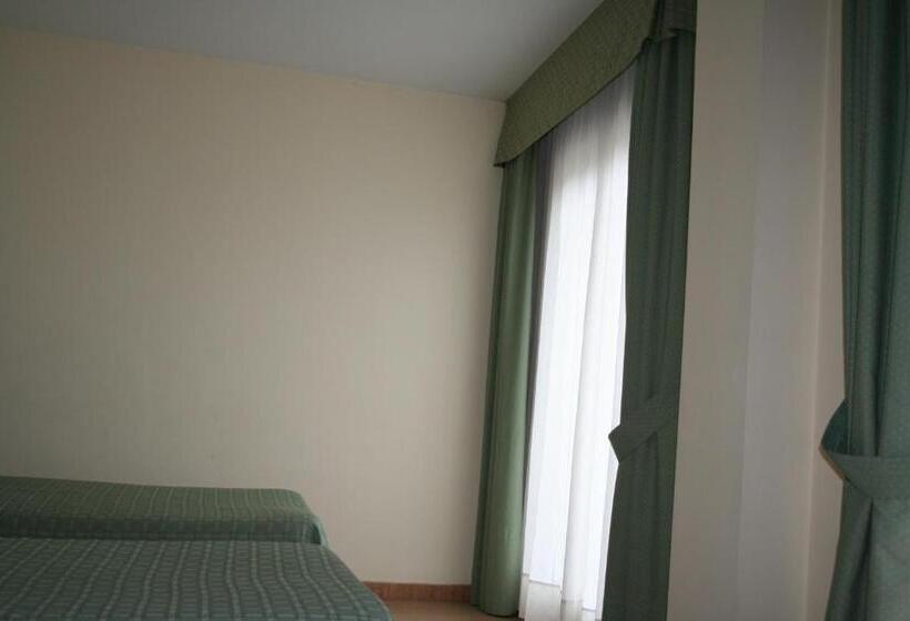 스탠다드 트리플 룸, Austria 76