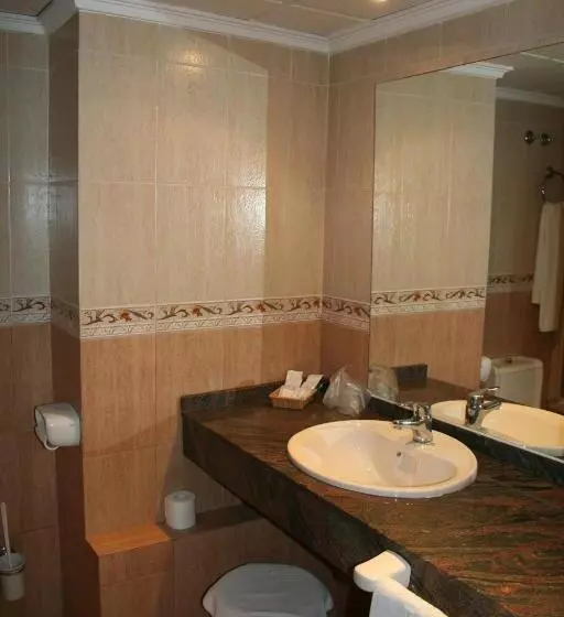 اتاق استاندارد سه نفره, Austria 76