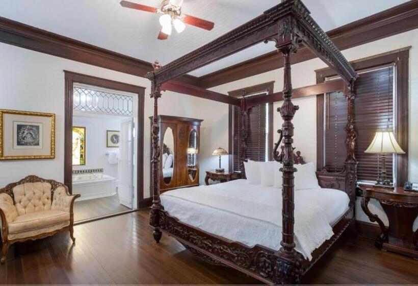 Люкс Кровать Кинг, Coombs Inn & Suites