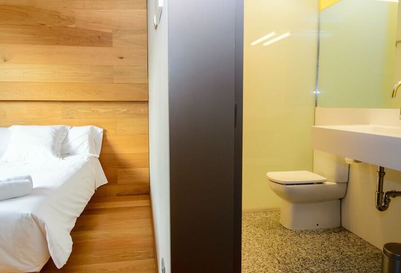 标准单人间, Estacio