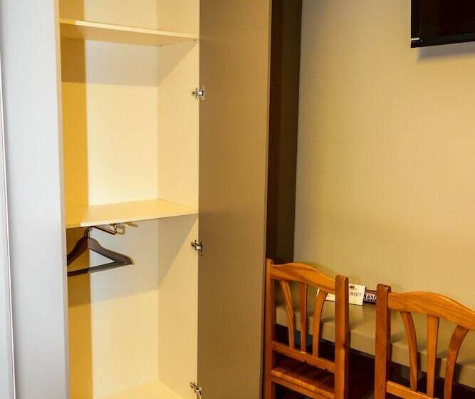 标准单人间, Estacio