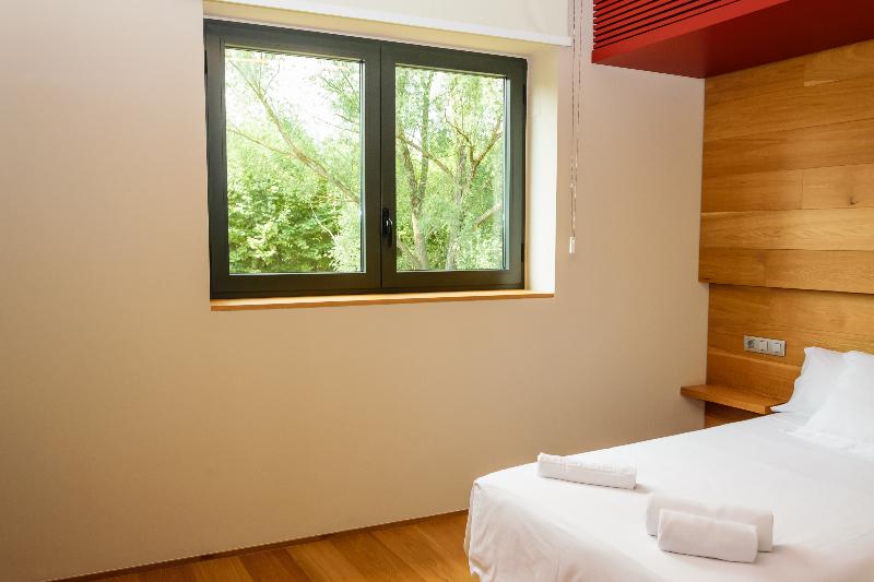 标准单人间, Estacio