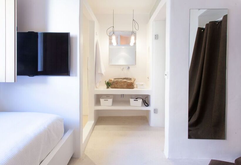 标准单人间, Hm Balanguera