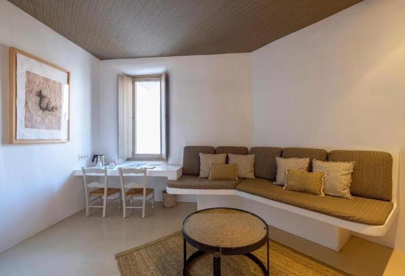 小型套房, Hm Balanguera