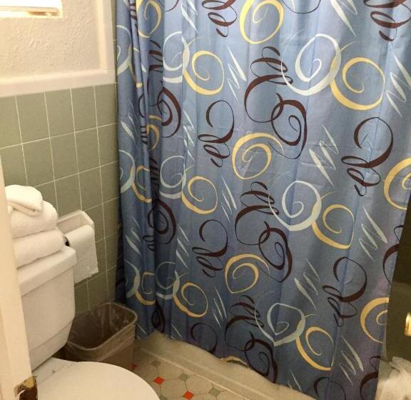 סטודיו סטנדרט נוף לים, Lollipop Motel