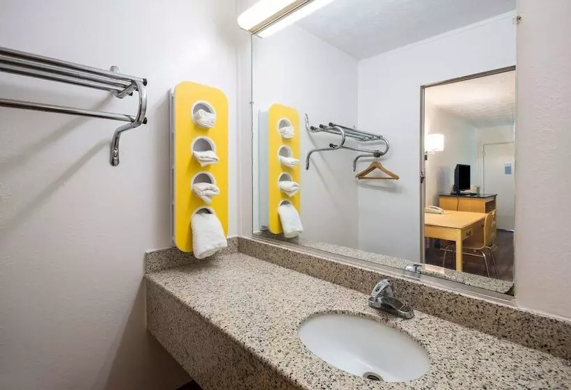デラックスルーム, Motel 6 Parkersburg, Wv