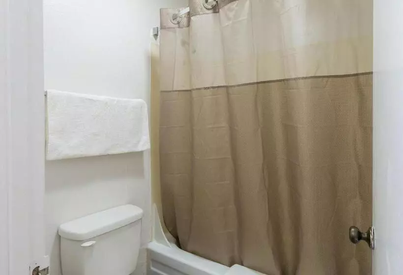 キングサイズベッドのデラックスルーム, Motel 6 Parkersburg, Wv