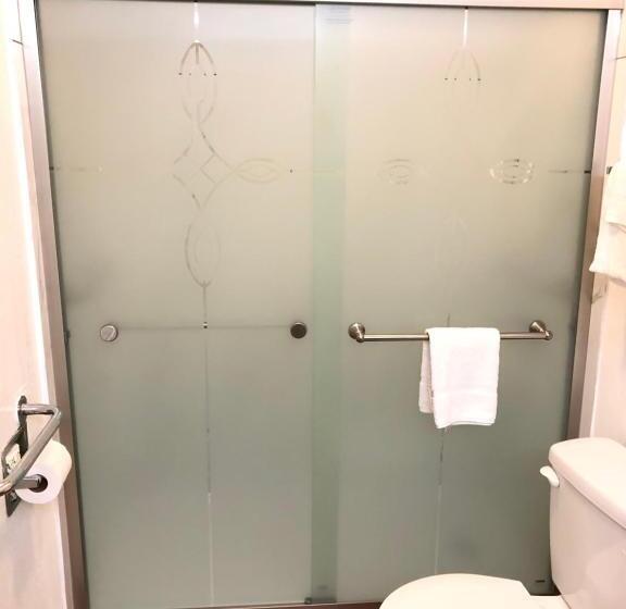 غرفة قياسية رباعية, Motel 6 Parkersburg, Wv