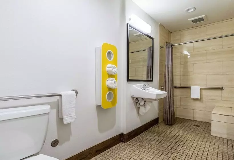 اتاق دلوکس مخصوص معلولین, Motel 6oceanside, Ca, Marina