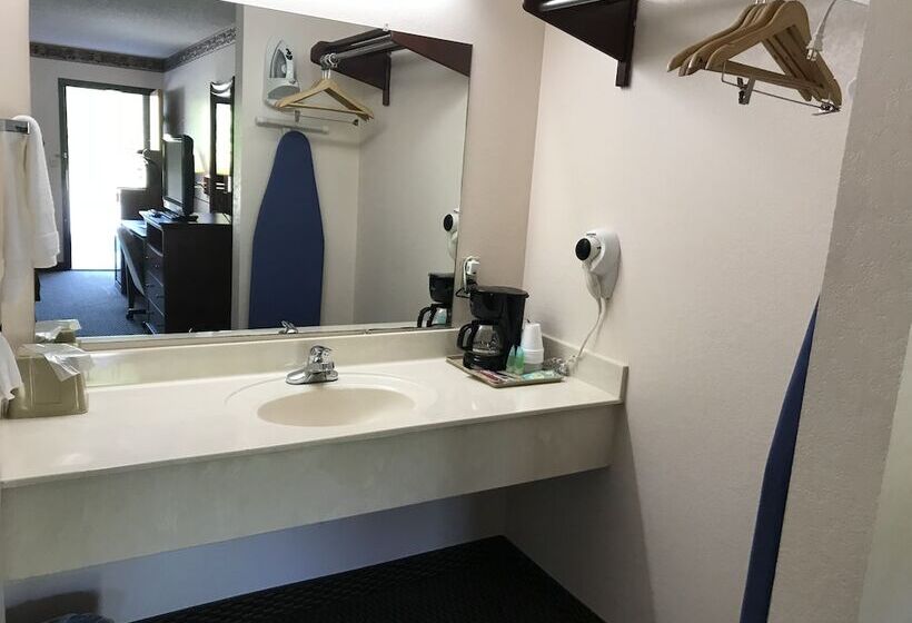 스탠다드 룸, Clairmont Inn & Suites Warren