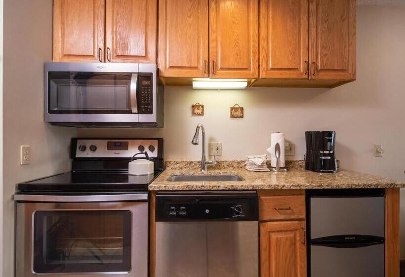 스탠다드 스튜디오, Caribou Highlands Lodge