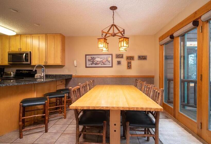 침실 4개 주택, Caribou Highlands Lodge