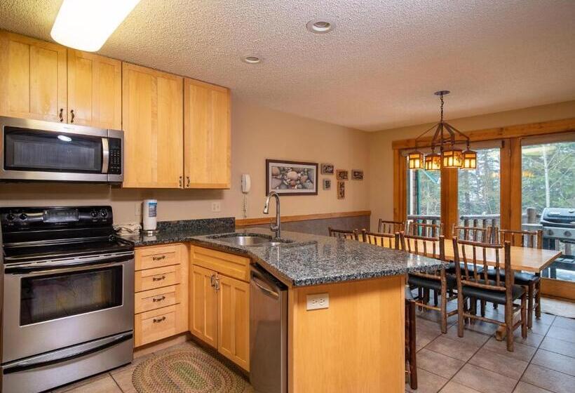 침실 4개 주택, Caribou Highlands Lodge