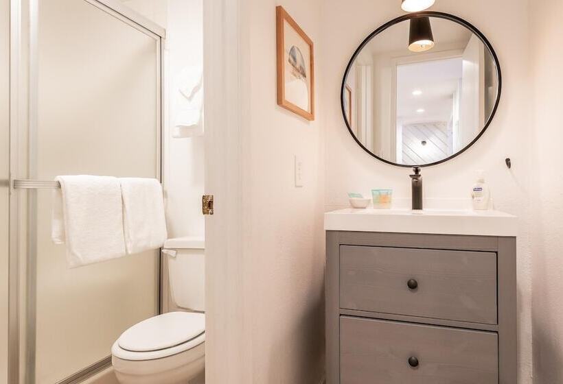 침실 3개 아파트, Crestview B44