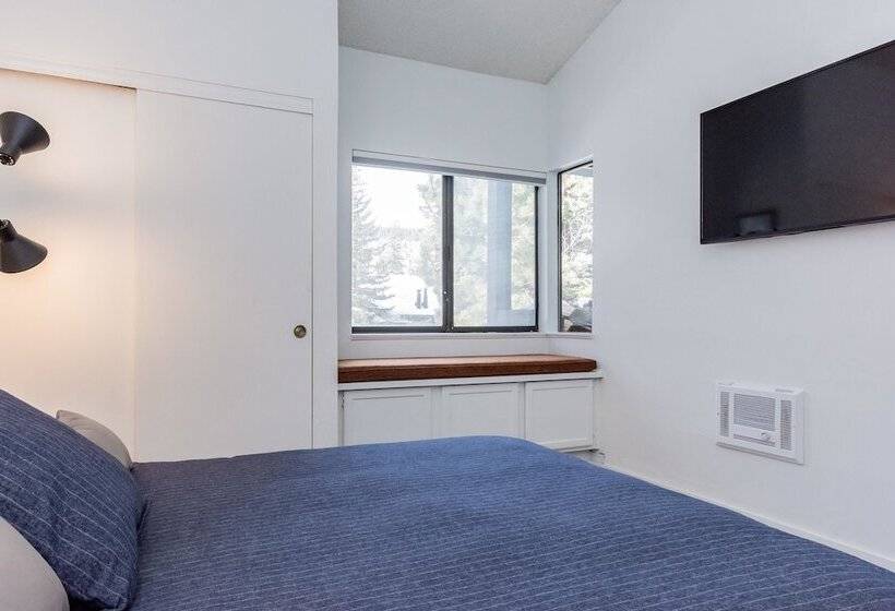 침실 3개 아파트, Crestview B44