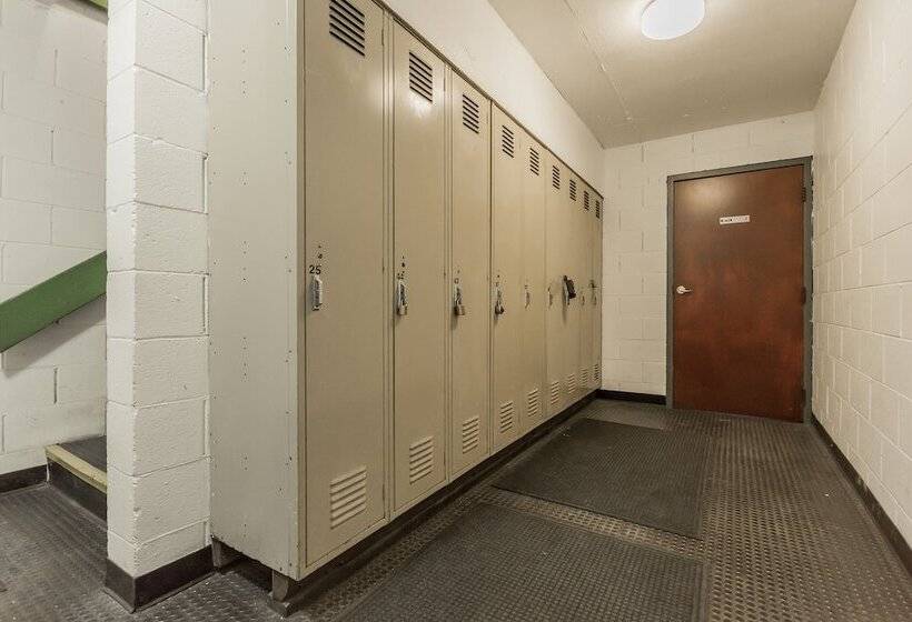 침실 3개 아파트, Crestview B44