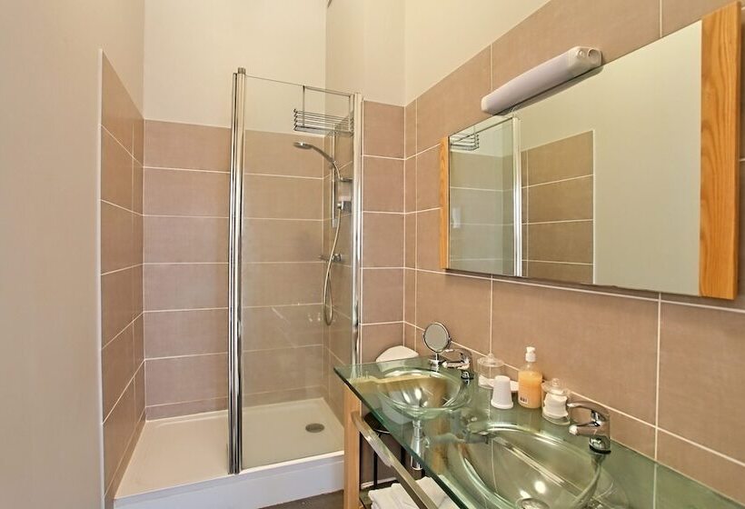 디럭스 룸, Chateau De Moulin Le Comte