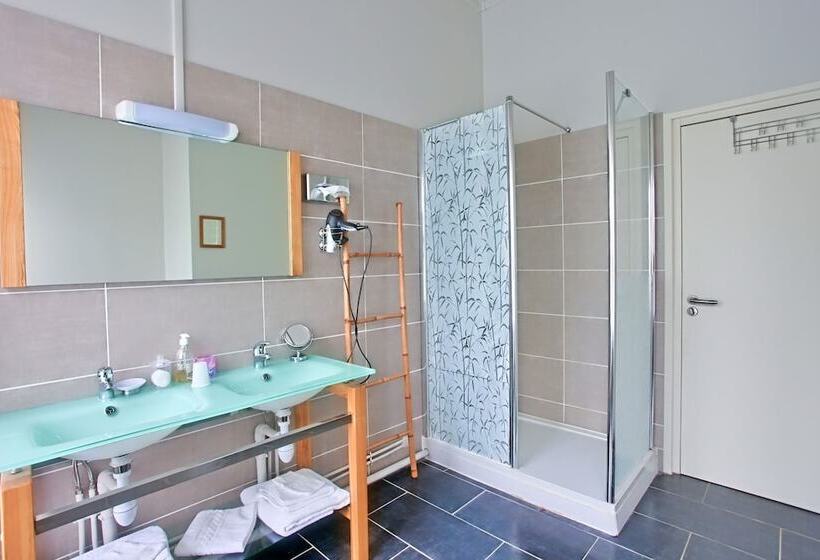 디럭스 룸, Chateau De Moulin Le Comte