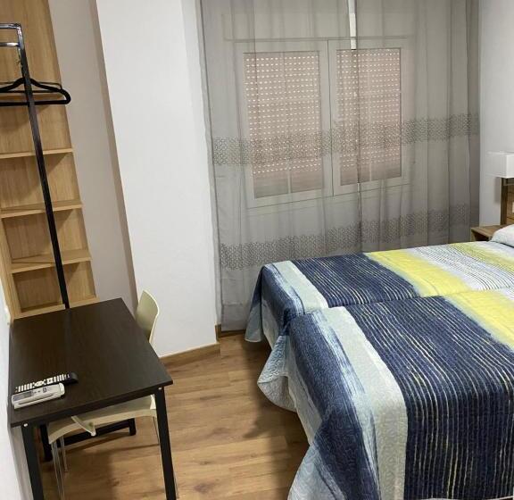 غرفة قياسية, La Escapada