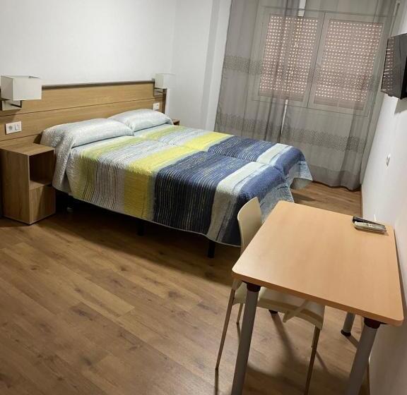 غرفة قياسية, La Escapada