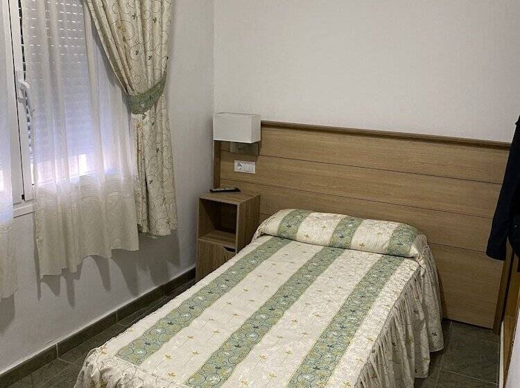 غرفة قياسية فردية, La Escapada