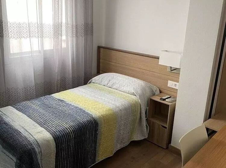 اتاق استاندارد یک نفره, La Escapada