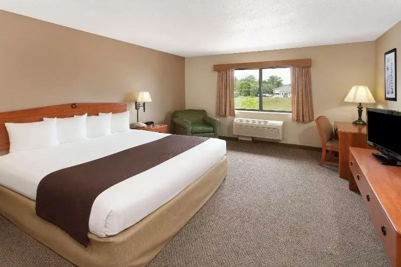 キングサイズベッドのデラックスルーム, Americinn By Wyndham Greenville