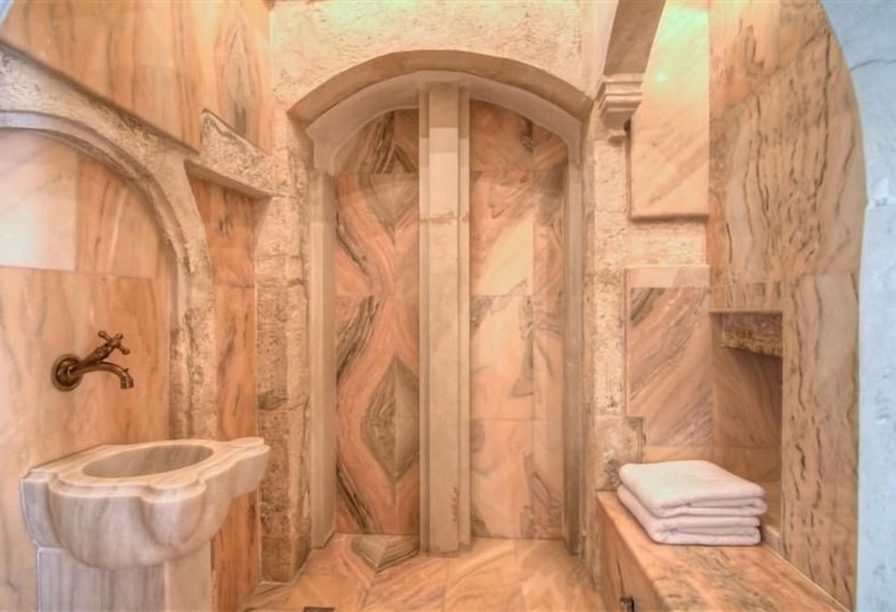 Полулюкс, Bellagio Luxury Boutique