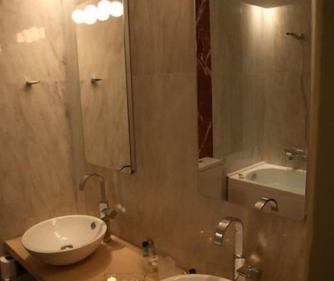 جناح جونيور, Bellagio Luxury Boutique