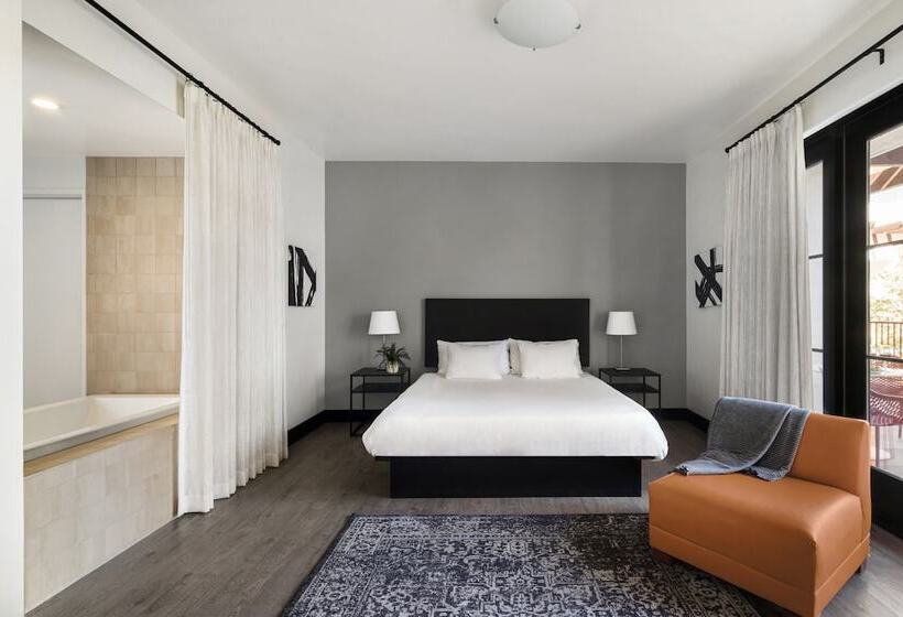 غرفة ديلوكس سرير كينج, Casa 425 + Lounge, A Four Sisters Inn