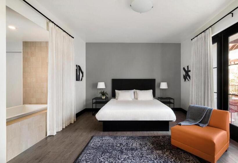 غرفة ديلوكس سرير كينج, Casa 425 + Lounge, A Four Sisters Inn