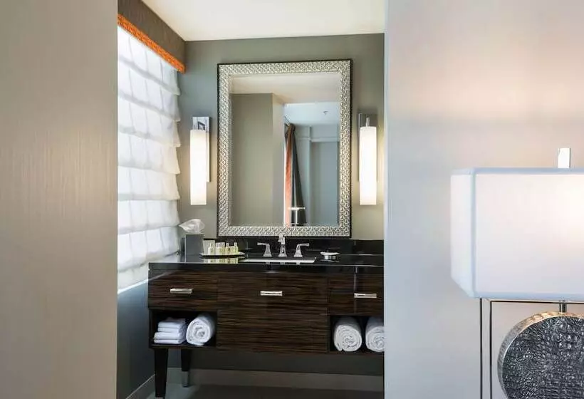 デラックスルーム, Colcord Hotel Oklahoma City, Curio Collection By Hilton
