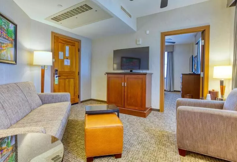 キングサイズベッドのスイートルーム, Drury Plaza Hotel San Antonio Riverwalk
