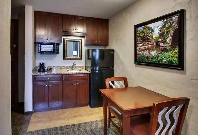 スーペリアースイート, Drury Plaza Hotel San Antonio Riverwalk
