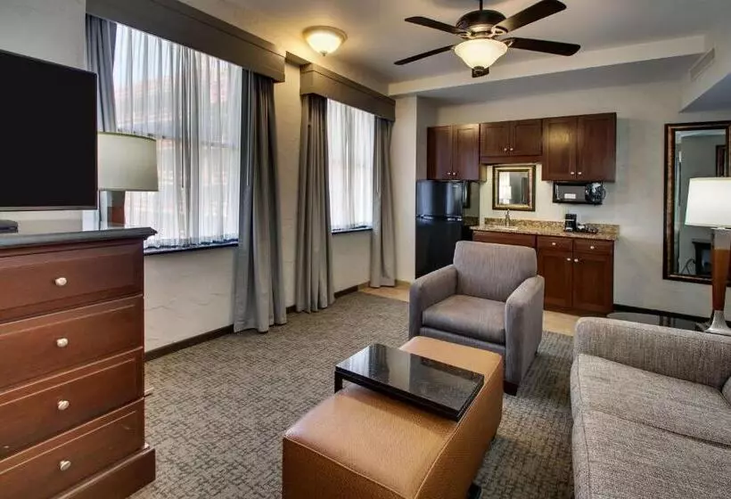 エクゼクティブスイート, Drury Plaza Hotel San Antonio Riverwalk