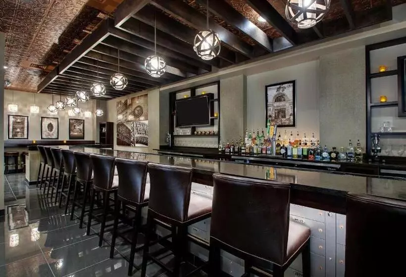 キングサイズベッドのスイートルーム, Drury Plaza Hotel San Antonio Riverwalk
