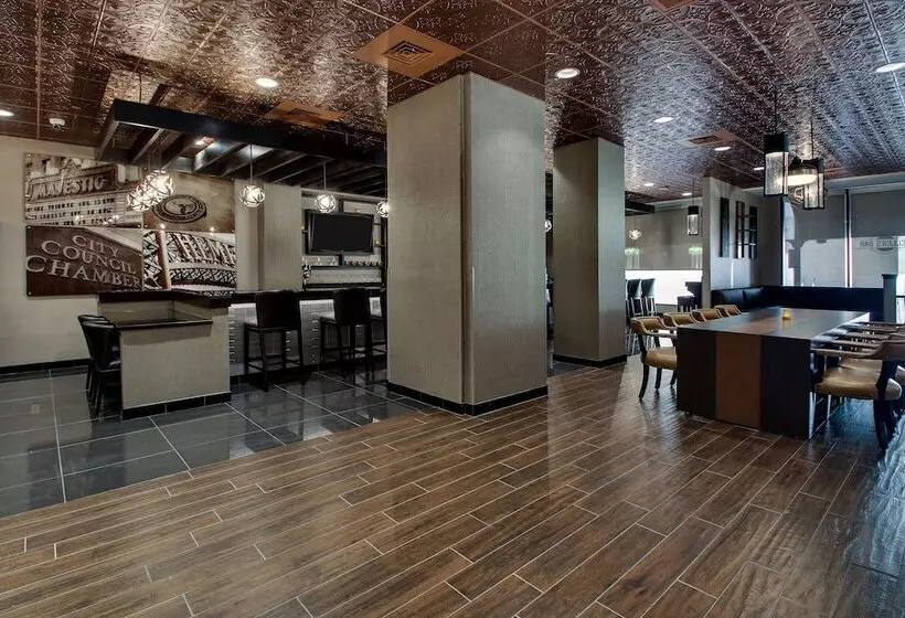 スイート, Drury Plaza Hotel San Antonio Riverwalk
