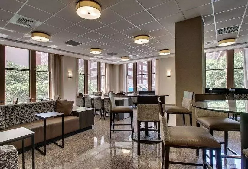 スイート, Drury Plaza Hotel San Antonio Riverwalk
