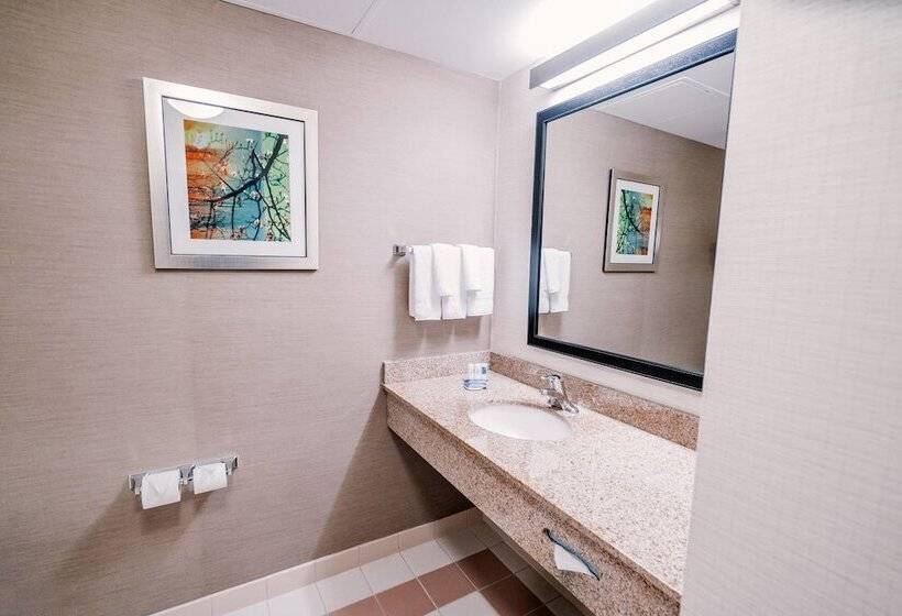 غرفه قياسيه سريرين مزدوجين, Fairfield By Marriott Medford Long Island