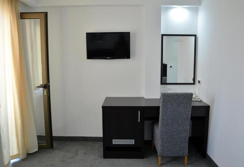 اتاق استاندارد یک نفره, Golf