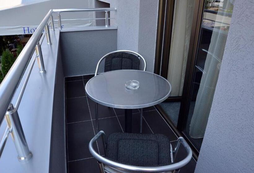 اتاق استاندارد یک نفره, Golf