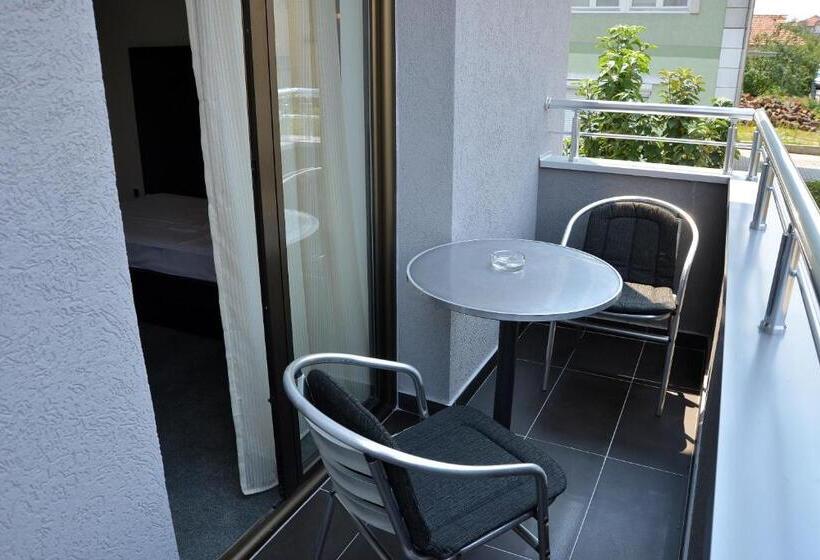 اتاق استاندارد, Golf