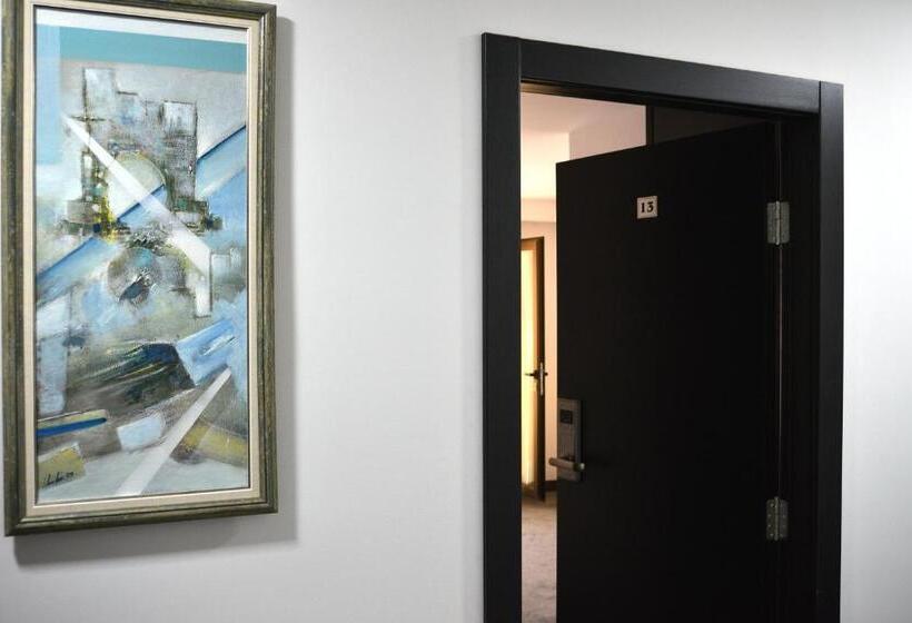 اتاق استاندارد سه نفره, Golf