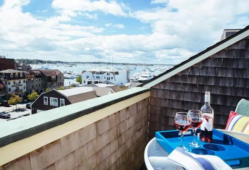 １ベッドルームハウス, Newport Bay Club And
