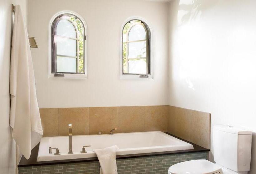 디럭스 룸, North Block