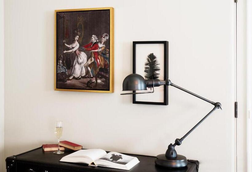 스탠다드 룸 킹사이즈 침대, North Block