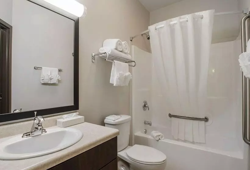 スイート, Travelodge Suites by Wyndham Estevan