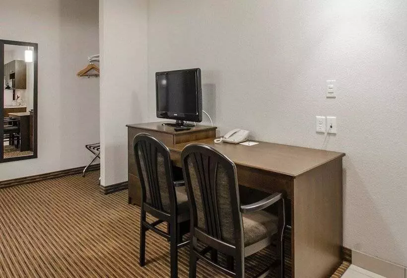 スイート, Travelodge Suites by Wyndham Estevan