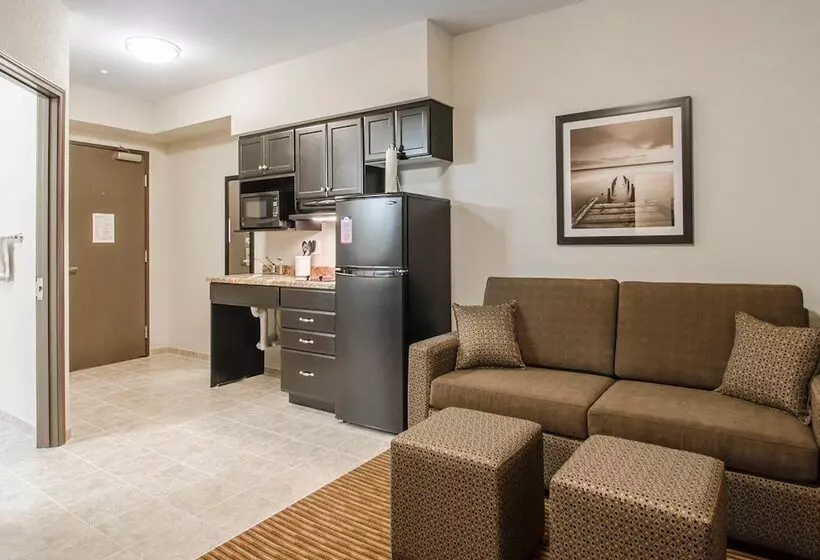 スイート, Travelodge Suites by Wyndham Estevan