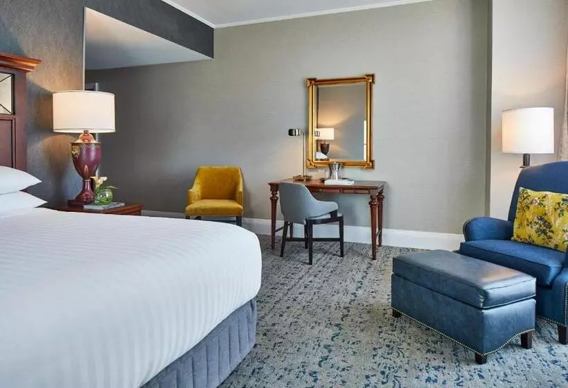 キングサイズベッドのスタンダードルーム, The Battle House Renaissance Mobile Hotel & Spa